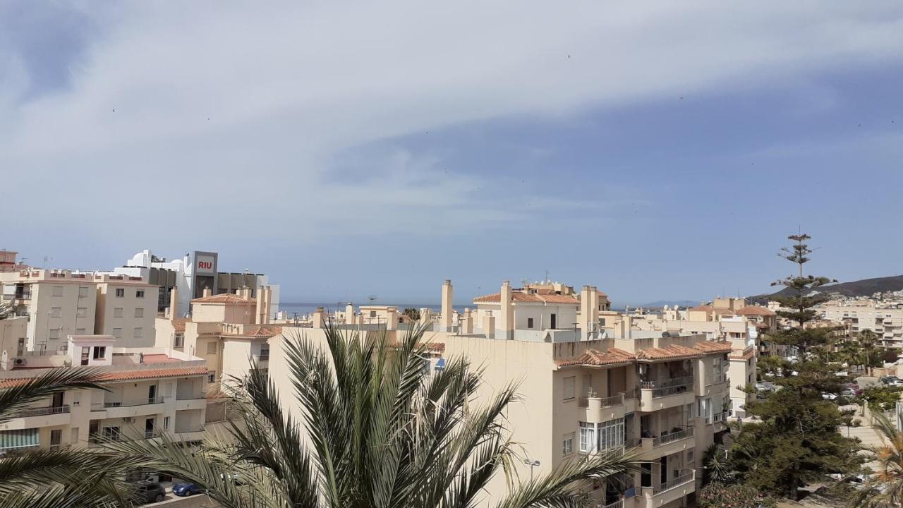 Апартаменти Amplio Piso Al Lado De La Playa En Нерха Екстер'єр фото