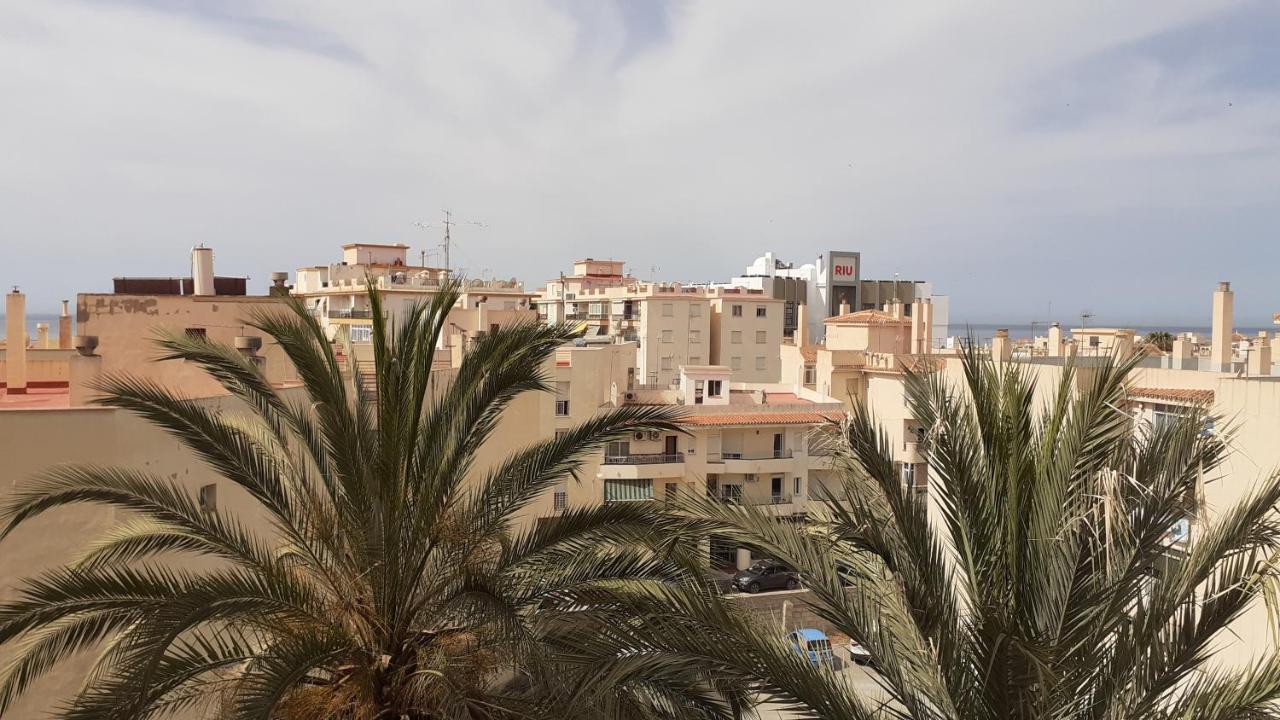 Апартаменти Amplio Piso Al Lado De La Playa En Нерха Екстер'єр фото